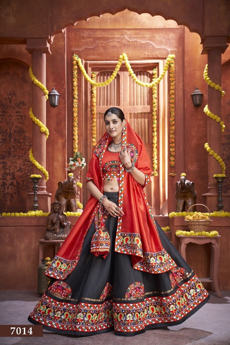NAVRATRI ROYAL TRADITIONAL LOOKS READY TO WEAR LEHANGA CHOLI
