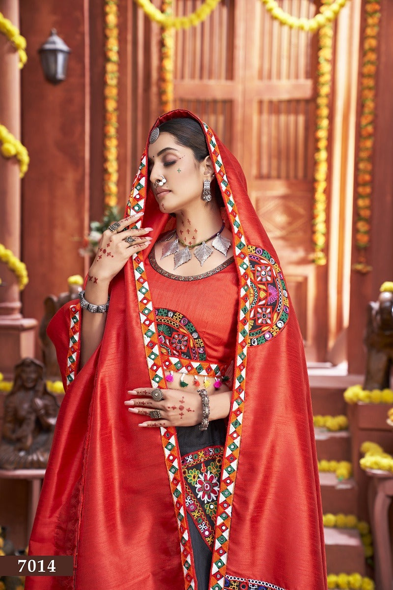 NAVRATRI ROYAL TRADITIONAL LOOKS READY TO WEAR LEHANGA CHOLI