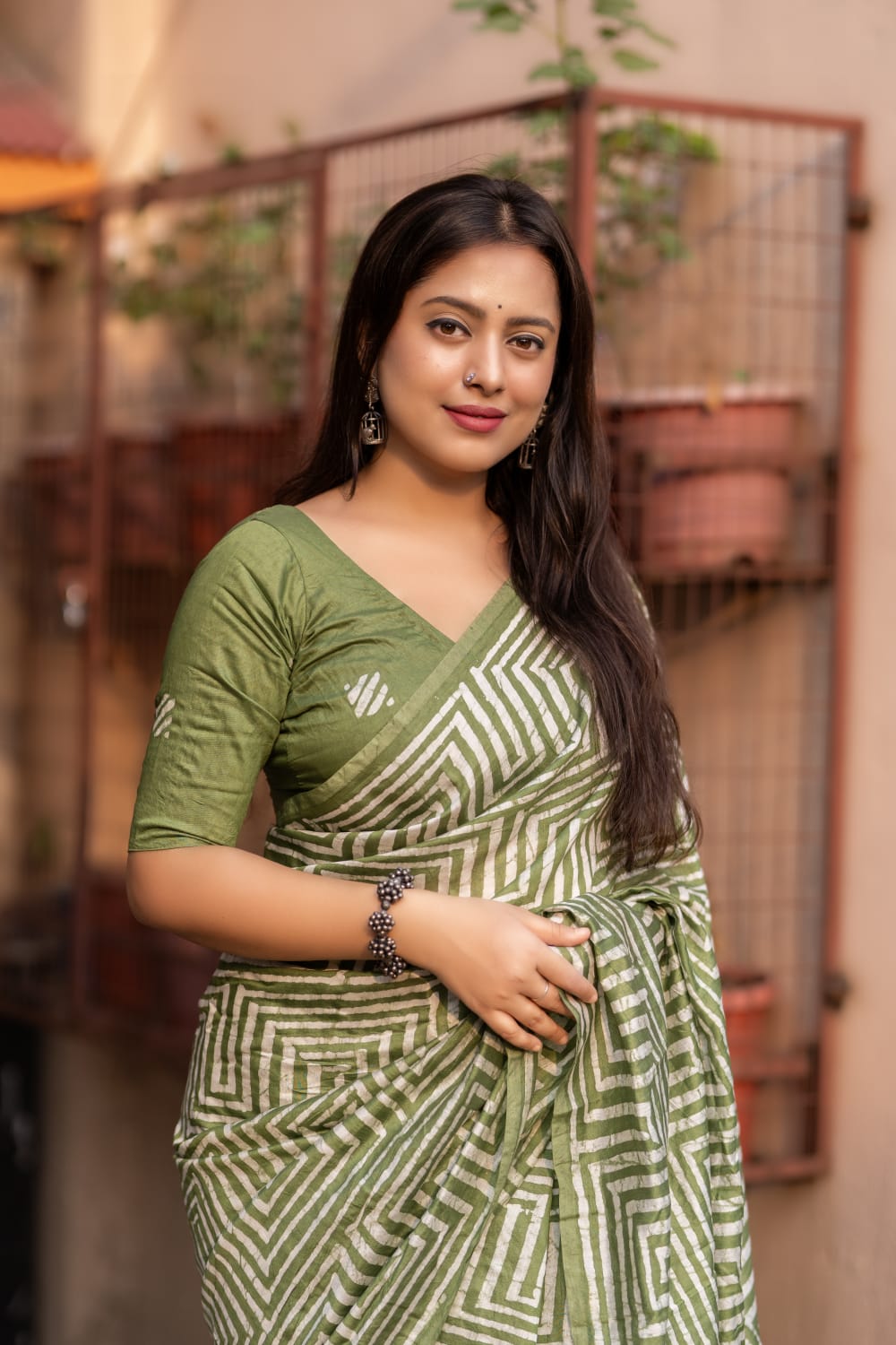 Monsoon Vibrant Ethnic Traditional Yet Modern Cotton batik printed saree