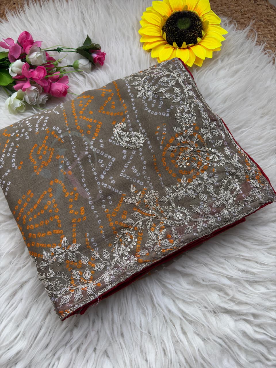 FLOWER BANDHANI UNIQUE CLASSIC SAREE