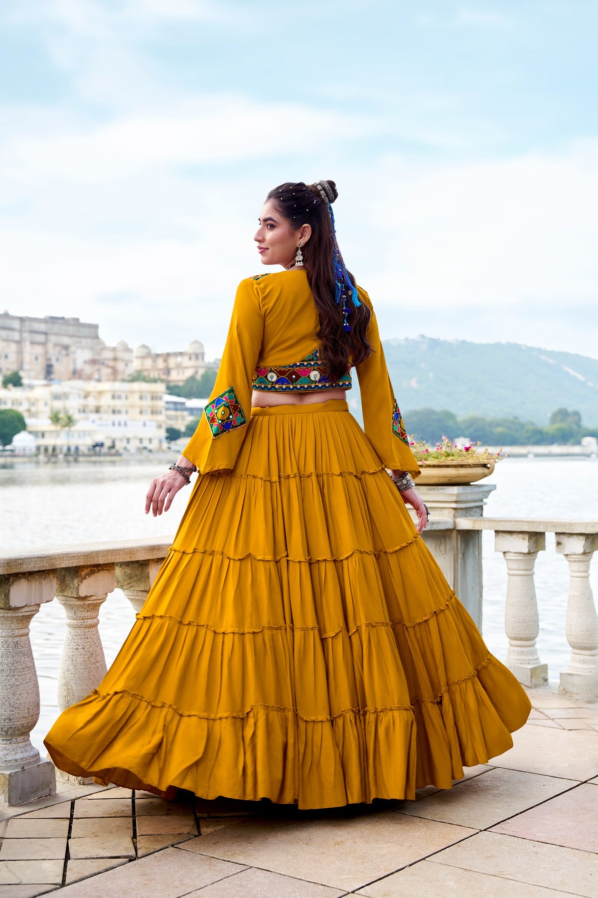 The Showstopper Garba Silhouette - Kutch Gamthi Heritage