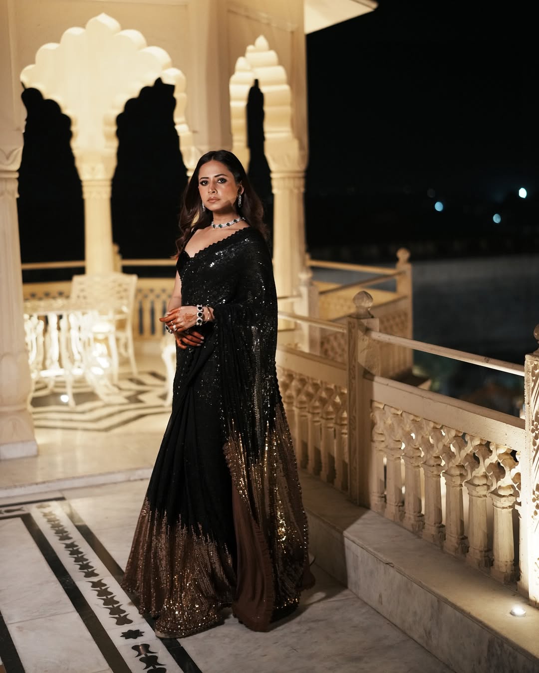 Black 🖤 Duo Gold 🪙 Bling Party Charm Sequins Work Saree