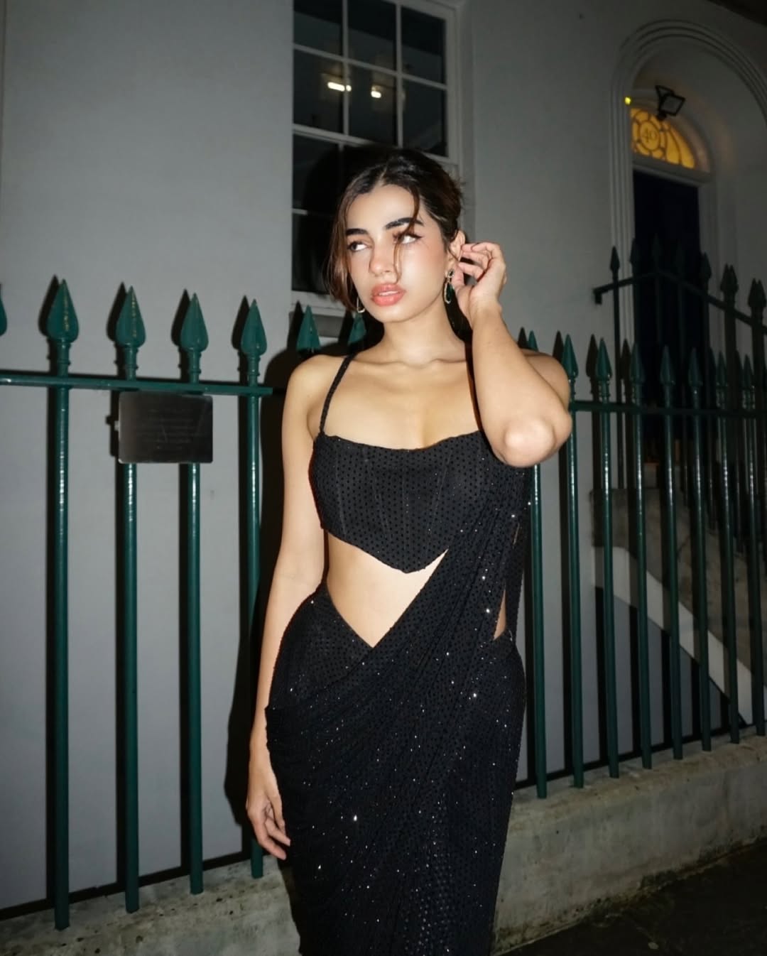 GLITTERING BLACK-BEAUTY PREMIUM SAREE