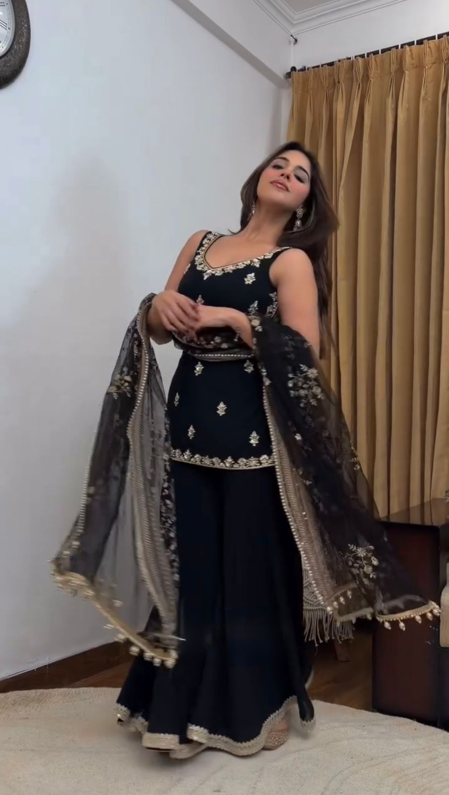 Crafted in Classy Tone Designer Palzoo Set