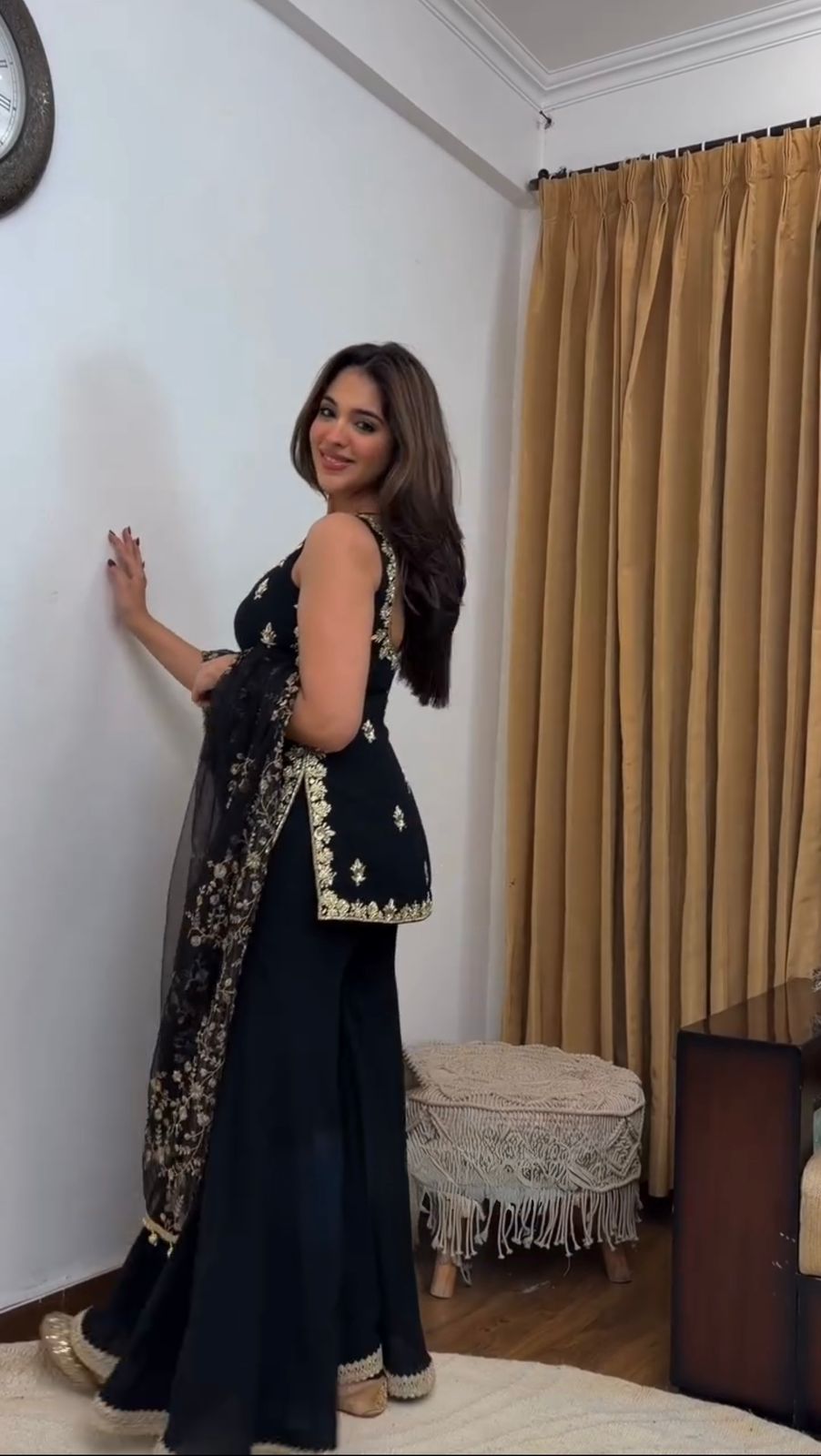 Crafted in Classy Tone Designer Palzoo Set