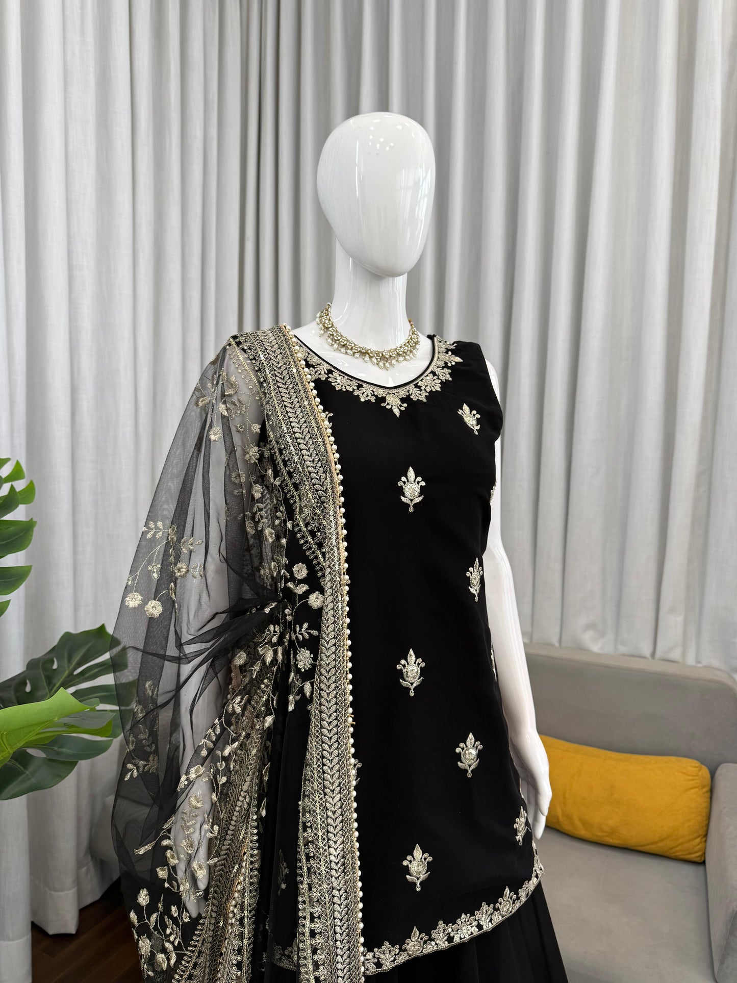 Crafted in Classy Tone Designer Palzoo Set