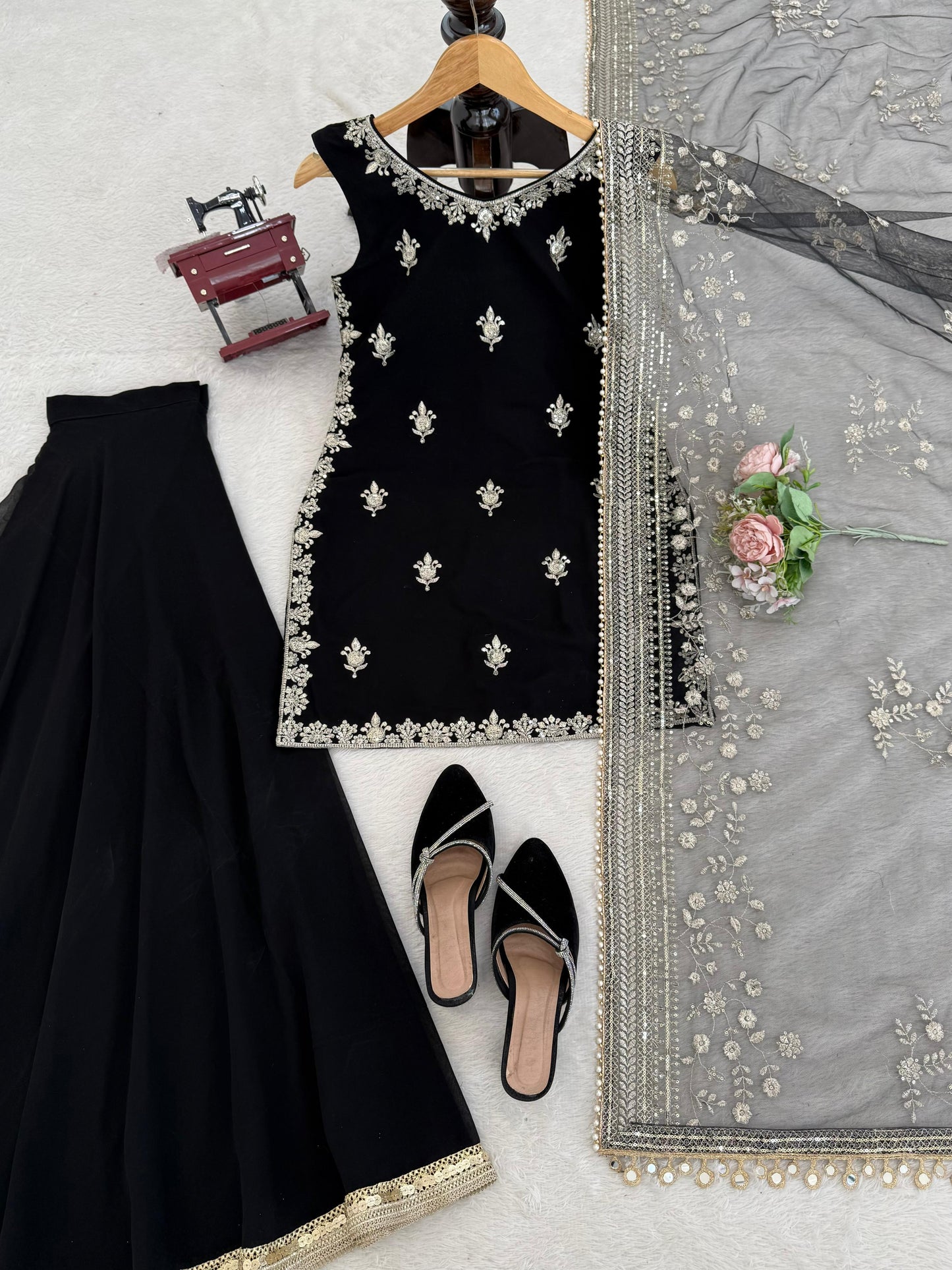 Crafted in Classy Tone Designer Palzoo Set