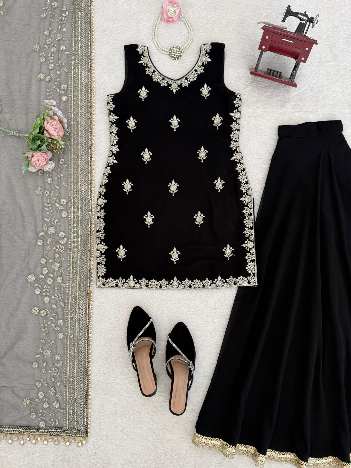 Crafted in Classy Tone Designer Palzoo Set