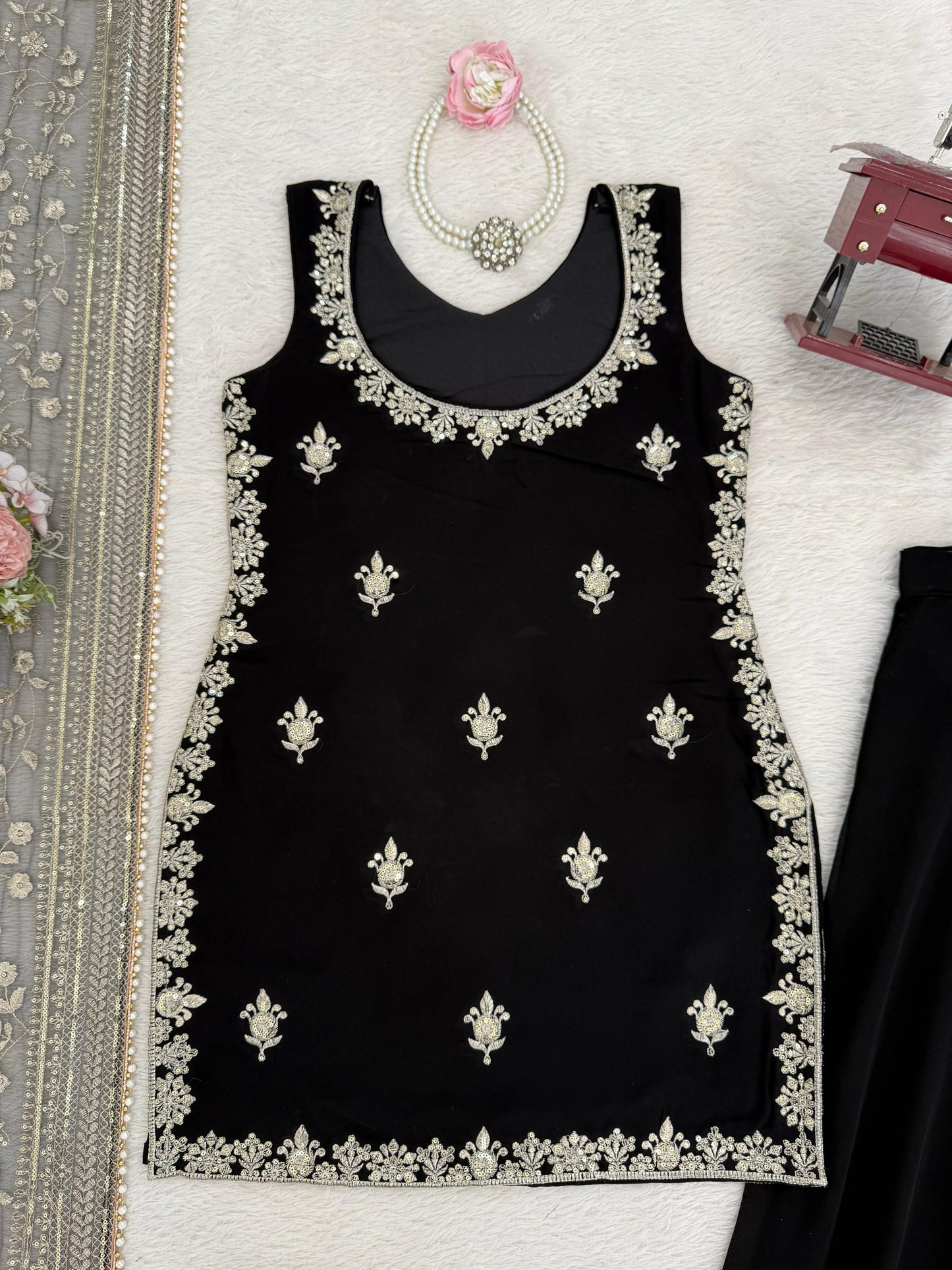 Crafted in Classy Tone Designer Palzoo Set