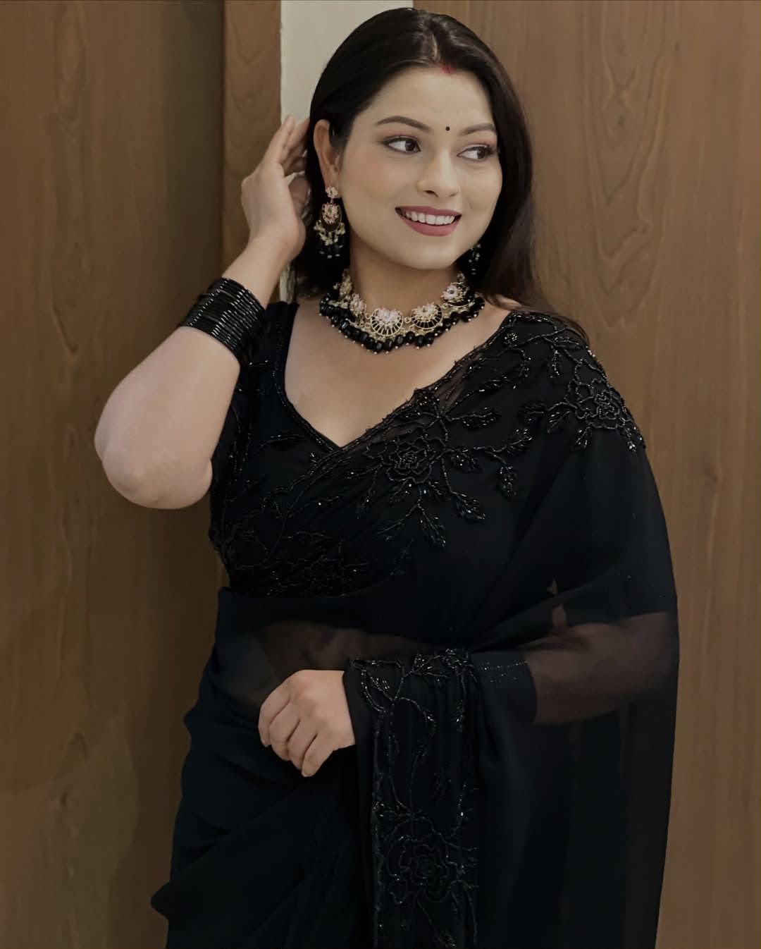 ULTIMATE GLAMOUR: EXCLUSIVE PREMIUM HANDWORK SAREE