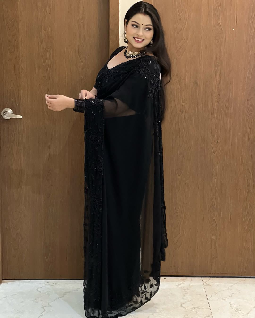 ULTIMATE GLAMOUR: EXCLUSIVE PREMIUM HANDWORK SAREE