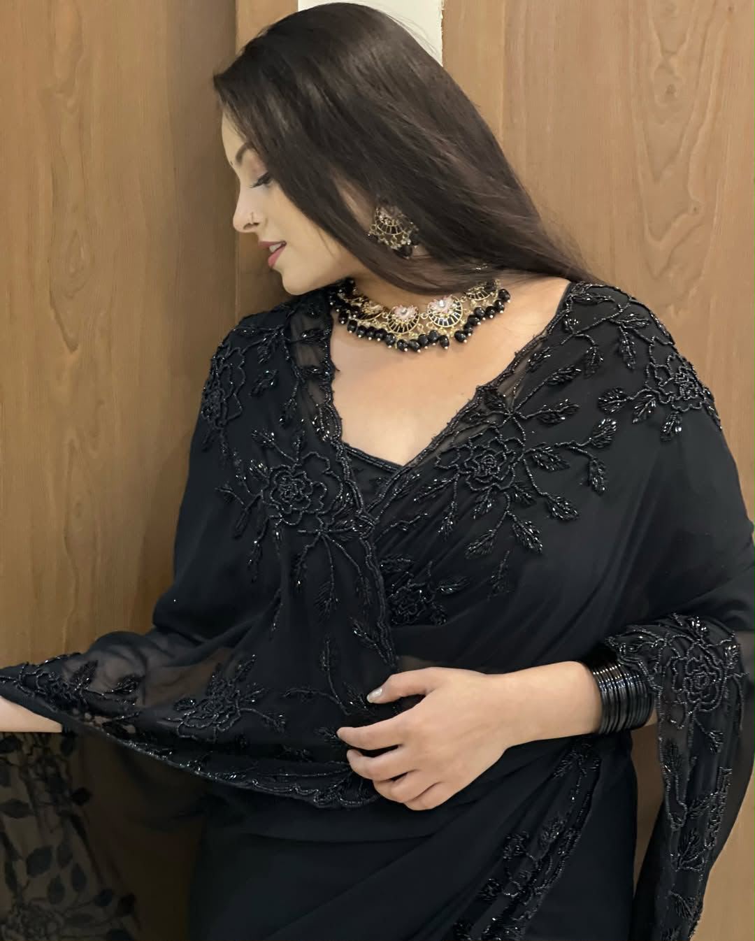 ULTIMATE GLAMOUR: EXCLUSIVE PREMIUM HANDWORK SAREE
