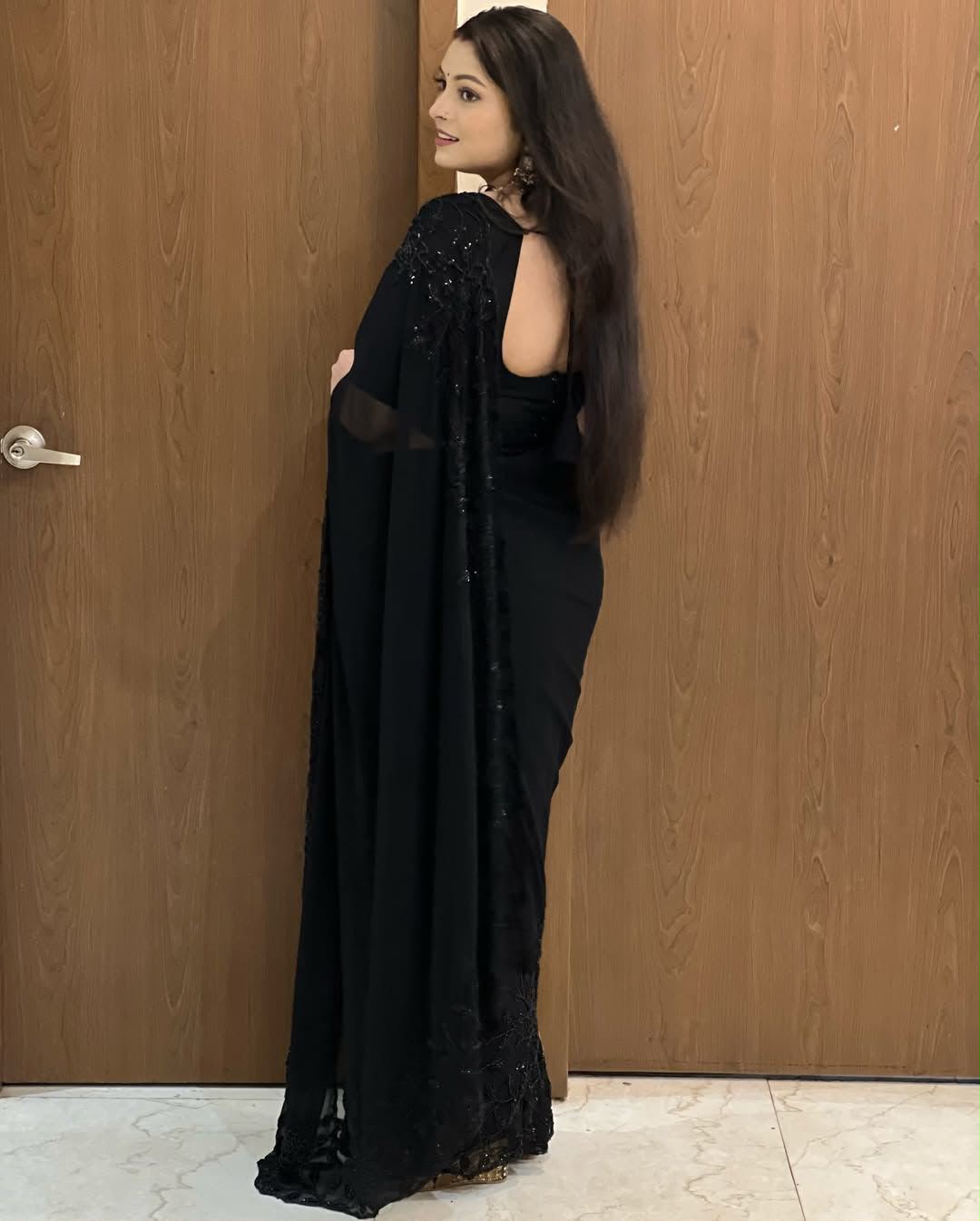 ULTIMATE GLAMOUR: EXCLUSIVE PREMIUM HANDWORK SAREE