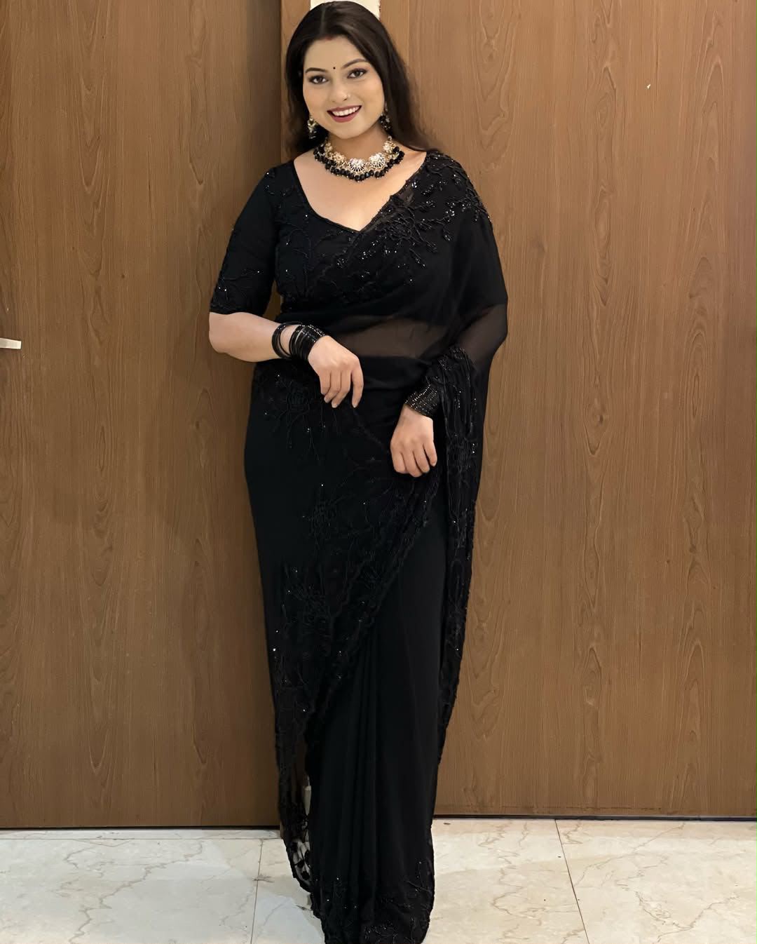 ULTIMATE GLAMOUR: EXCLUSIVE PREMIUM HANDWORK SAREE