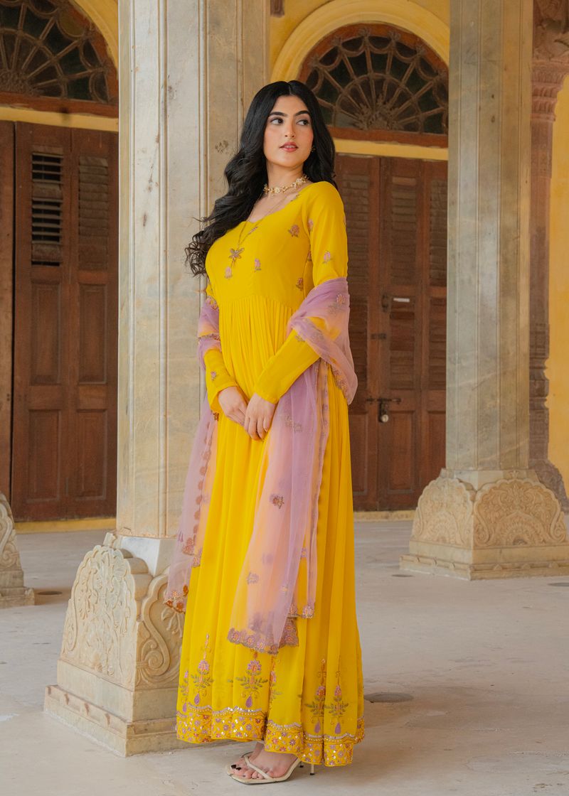 HADLI EXCLUSIVE READY TO WEAR PREMIUM READYMADE GOWN–DUPATTA SET