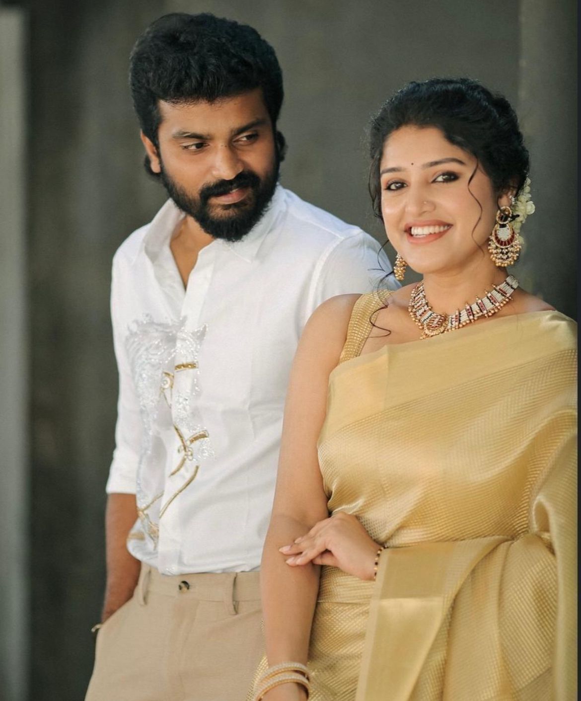 Nayanthara's Looks Inspired Banarsi Handloom Golden Tissue Silk Saree