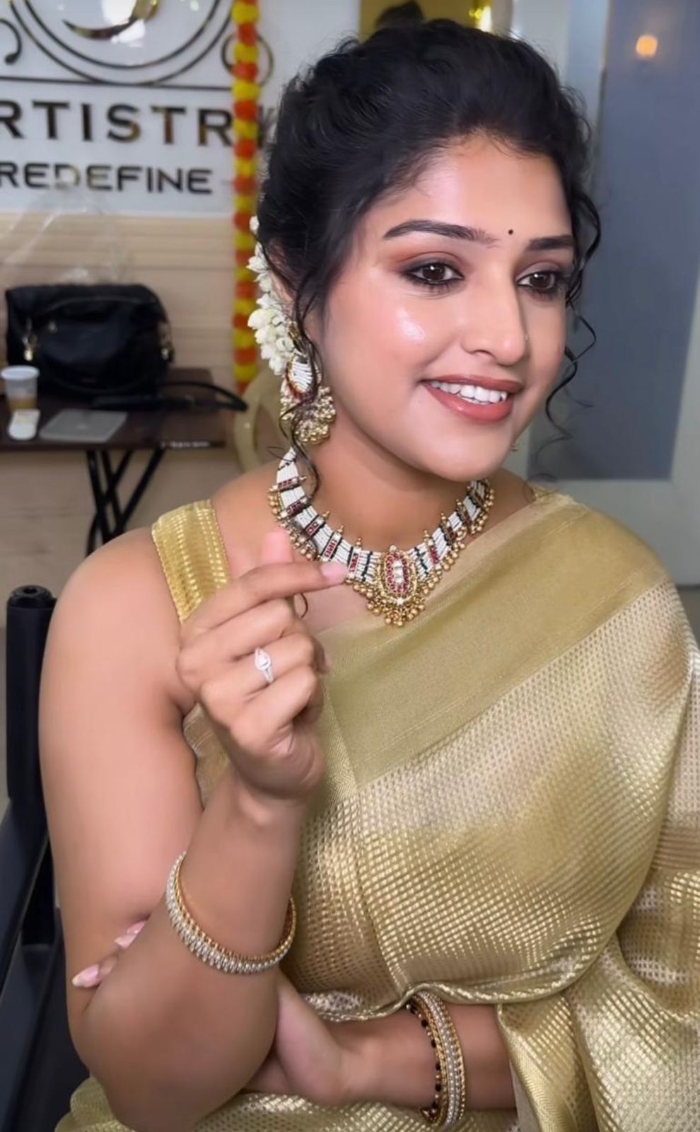 Nayanthara's Looks Inspired Banarsi Handloom Golden Tissue Silk Saree