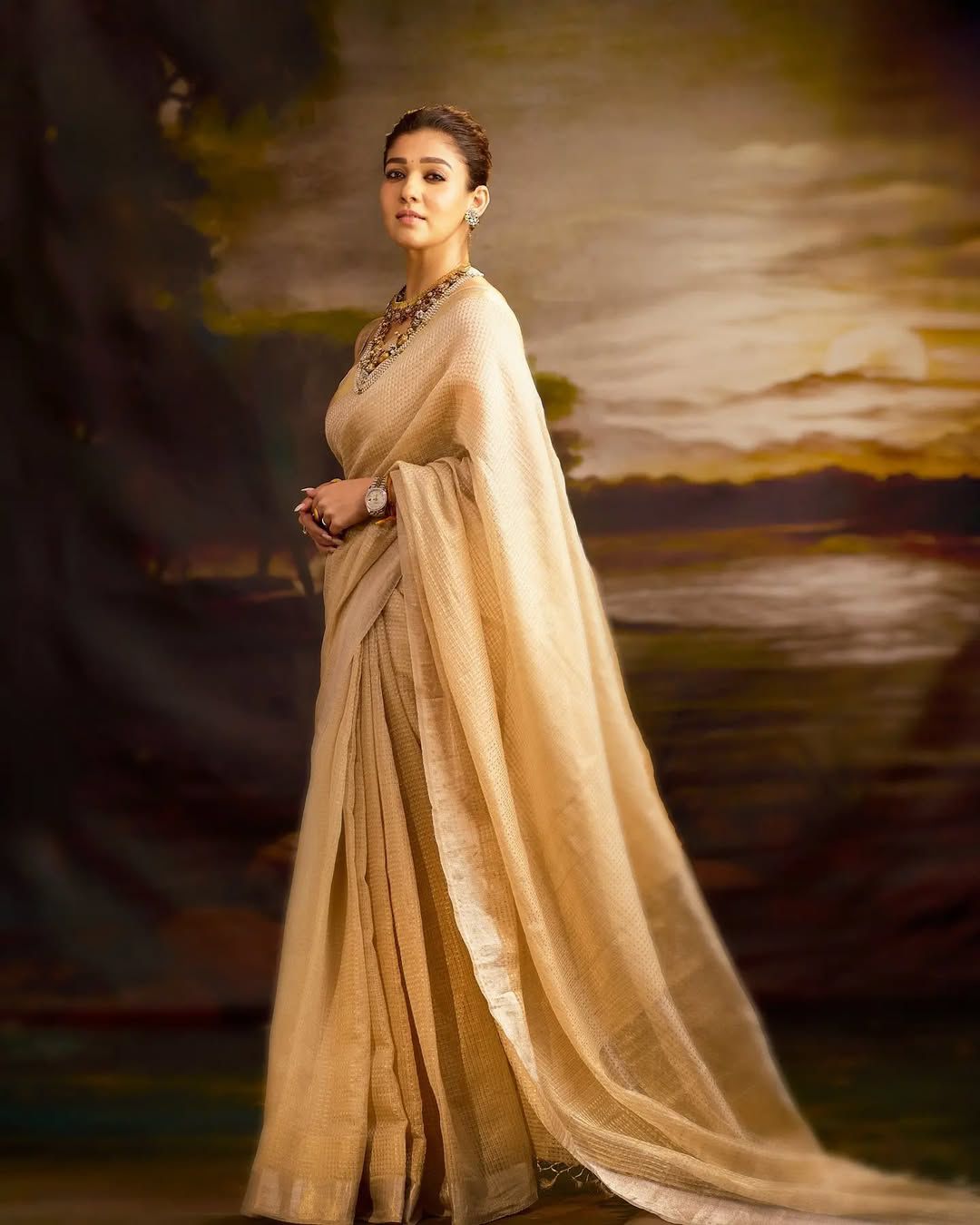 Nayanthara's Looks Inspired Banarsi Handloom Golden Tissue Silk Saree