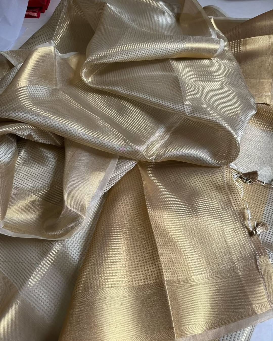 Nayanthara's Looks Inspired Banarsi Handloom Golden Tissue Silk Saree
