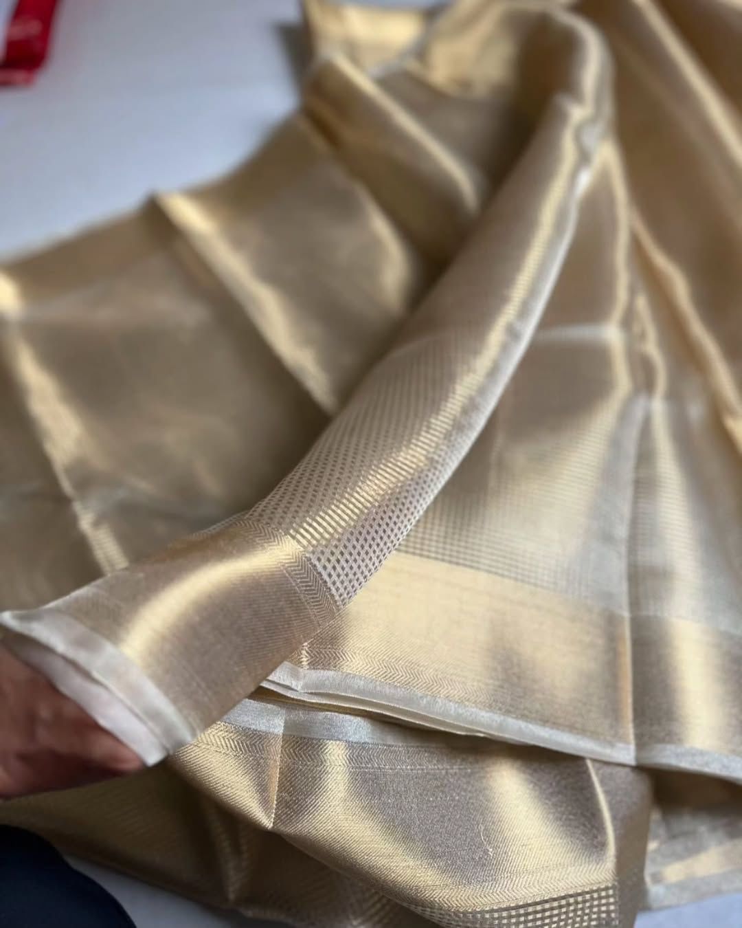 Nayanthara's Looks Inspired Banarsi Handloom Golden Tissue Silk Saree