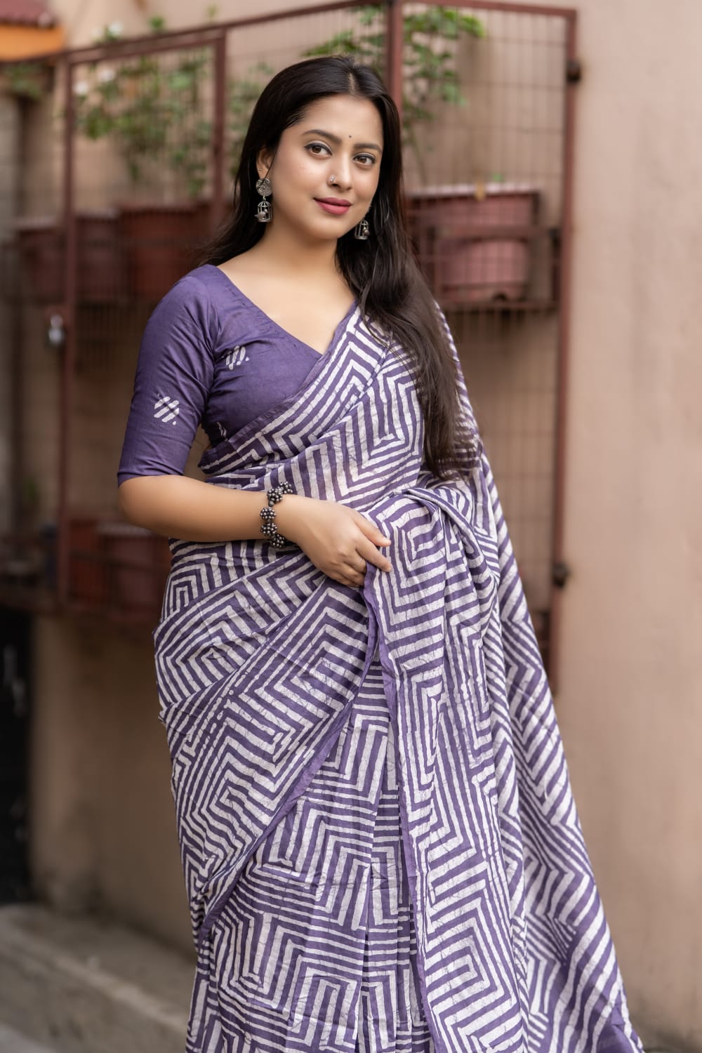 Monsoon Vibrant Ethnic Traditional Yet Modern Cotton batik printed saree
