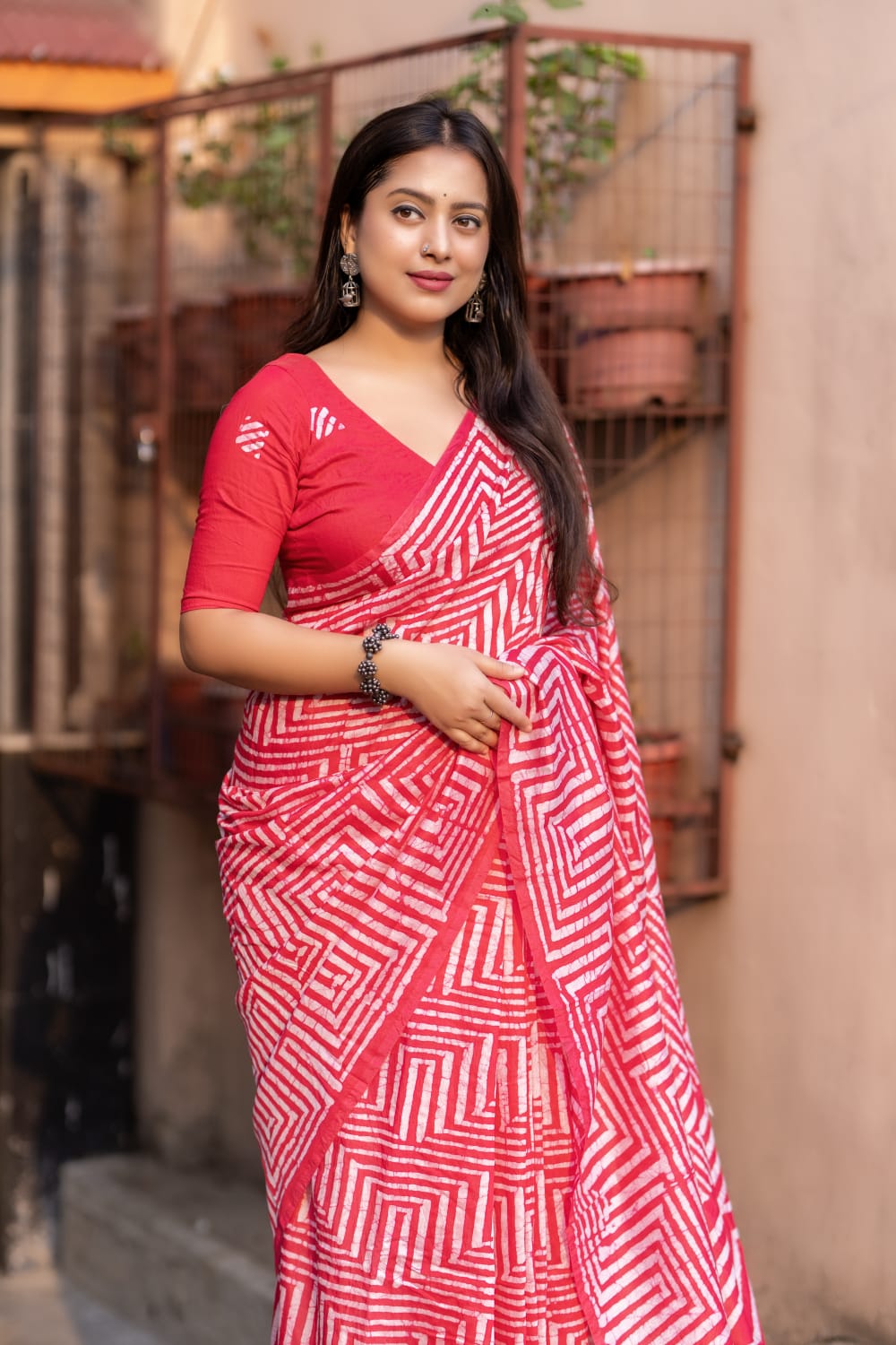 Monsoon Vibrant Ethnic Traditional Yet Modern Cotton batik printed saree