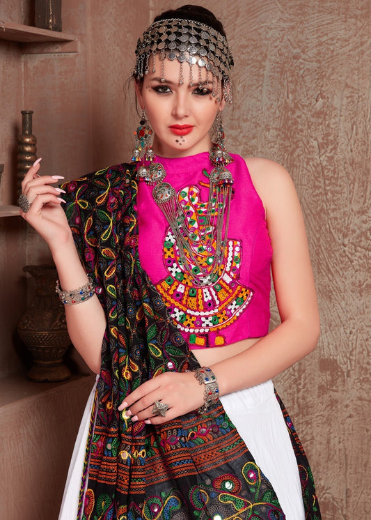 NAVRATRI CHANIYA CHOLI UNIQUE LOOKS