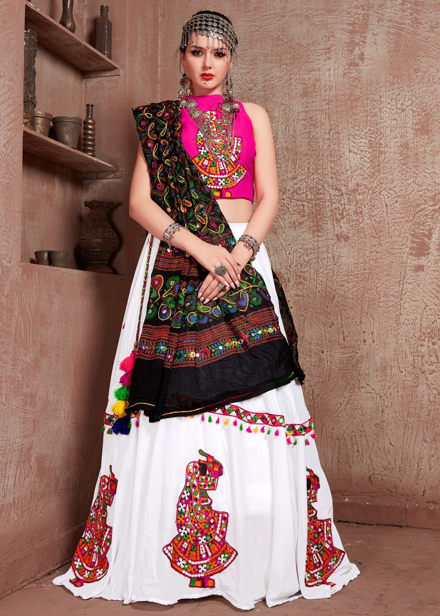 NAVRATRI CHANIYA CHOLI UNIQUE LOOKS