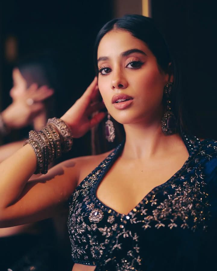 CELEBRITY INSPIRED VELVET SAREE