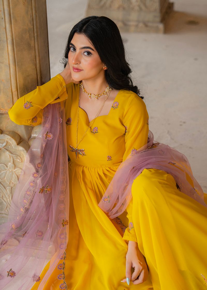HADLI EXCLUSIVE READY TO WEAR PREMIUM READYMADE GOWN–DUPATTA SET