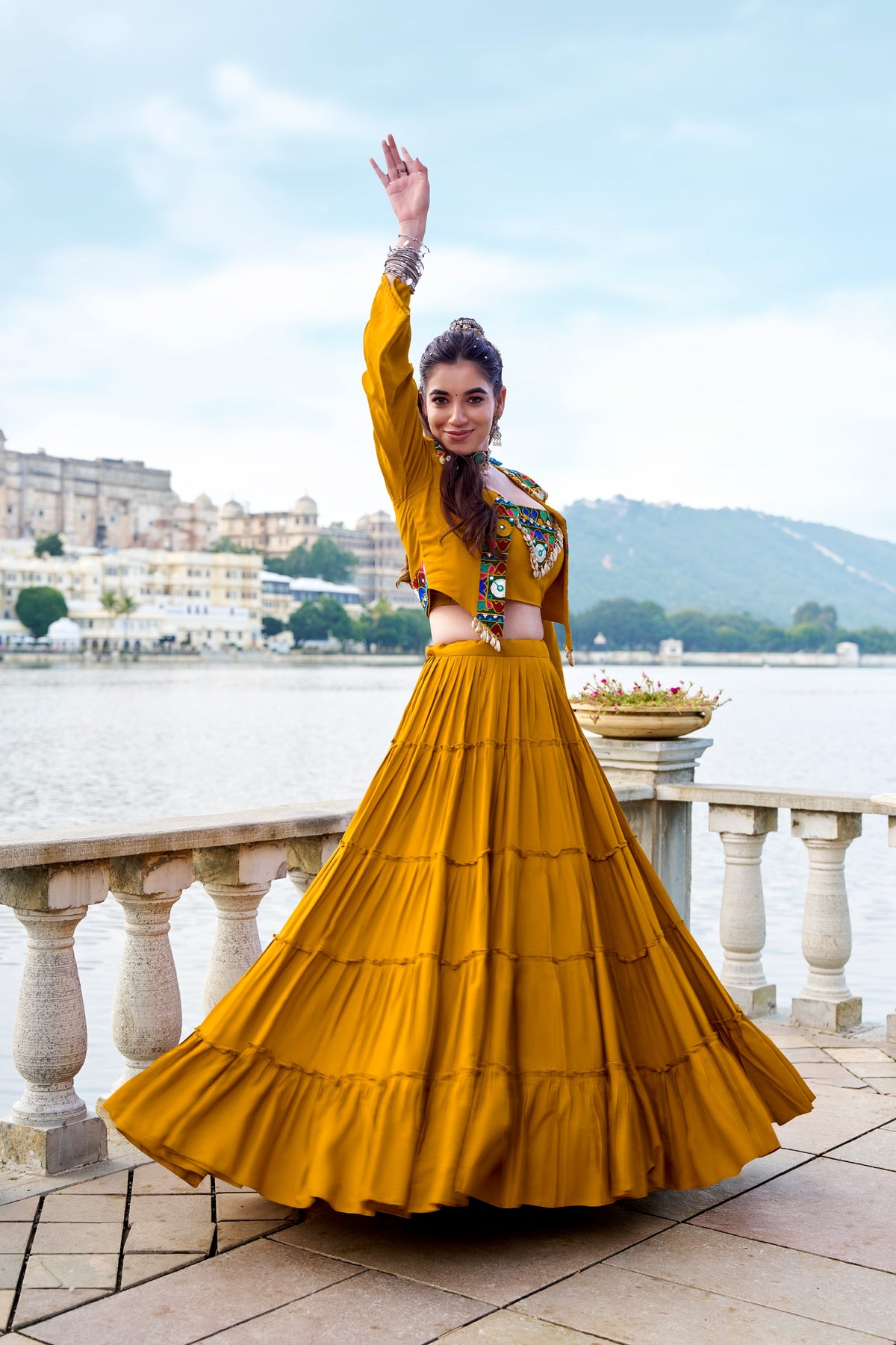 The Showstopper Garba Silhouette - Kutch Gamthi Heritage