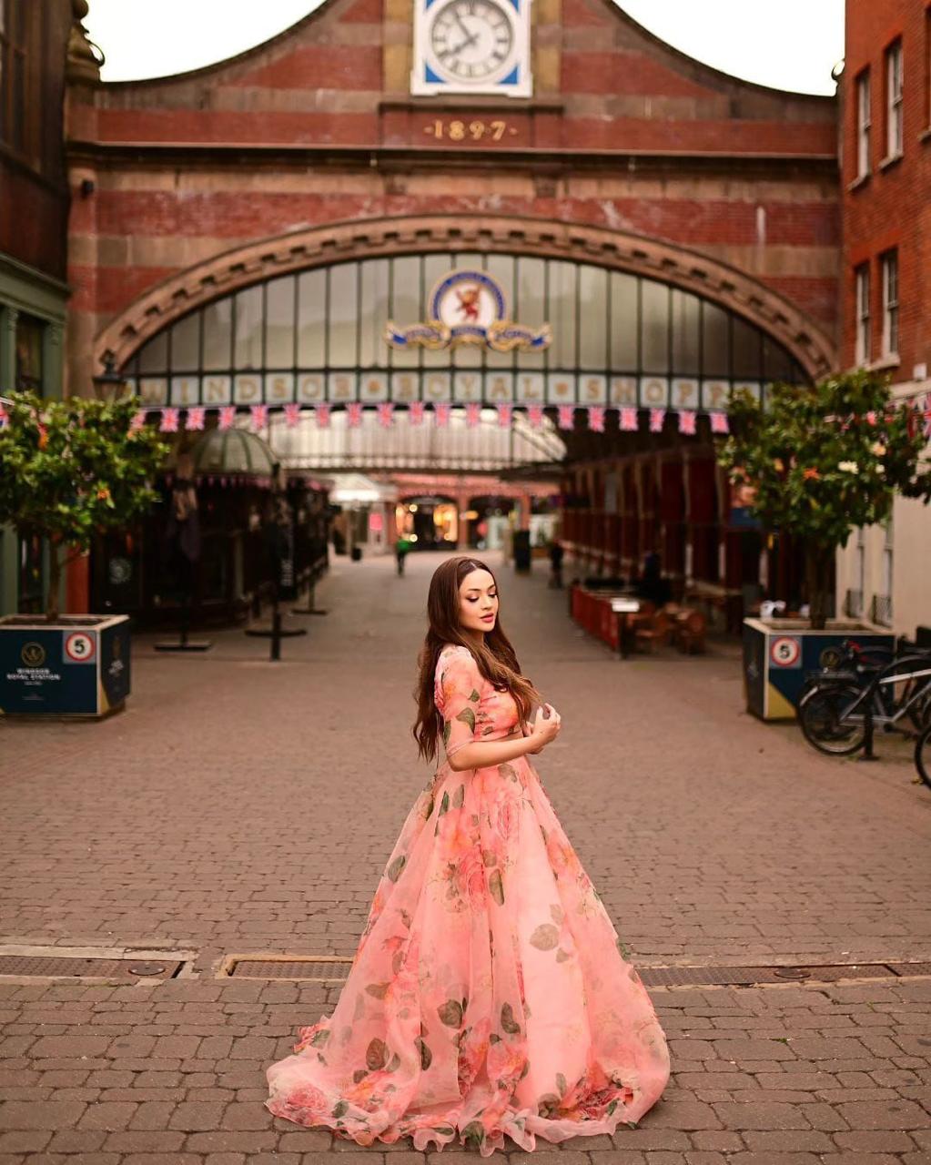 Elegant Modern Premium Floral Organza Silk Lehanga