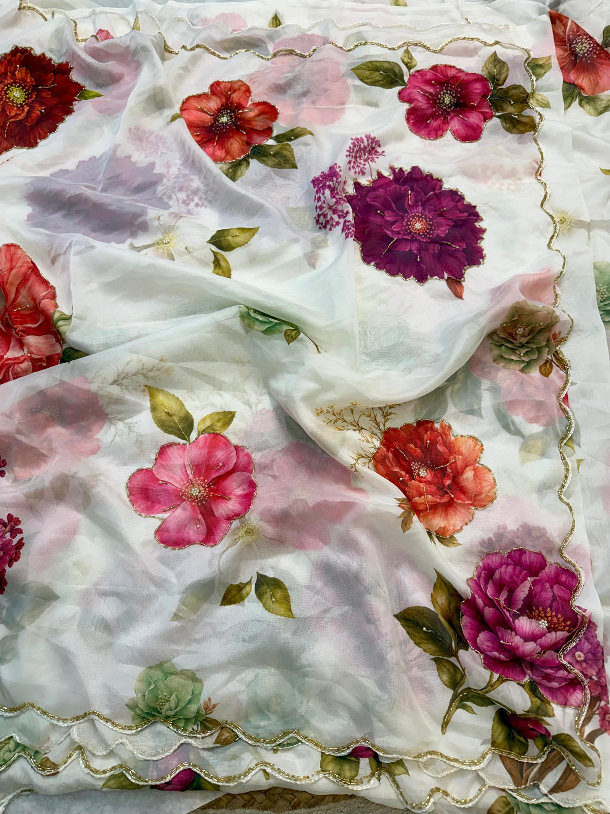 Handworked Elegance Floral Digital Off White Premium Saree