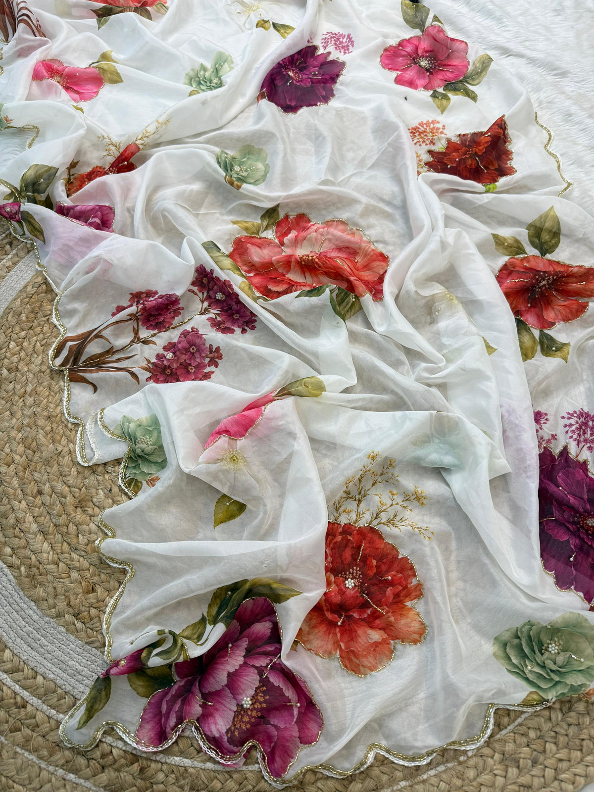 Handworked Elegance Floral Digital Off White Premium Saree