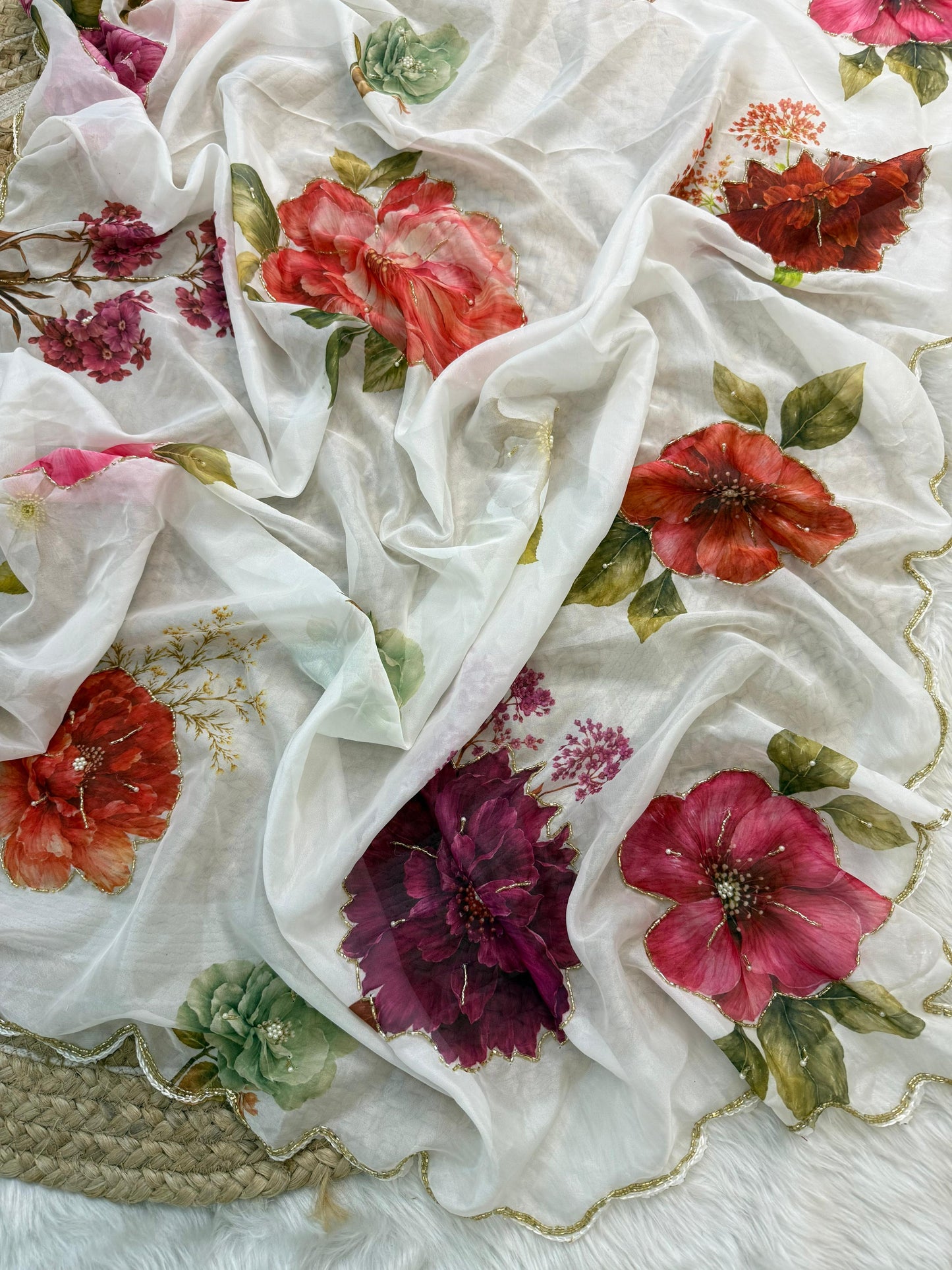 Handworked Elegance Floral Digital Off White Premium Saree