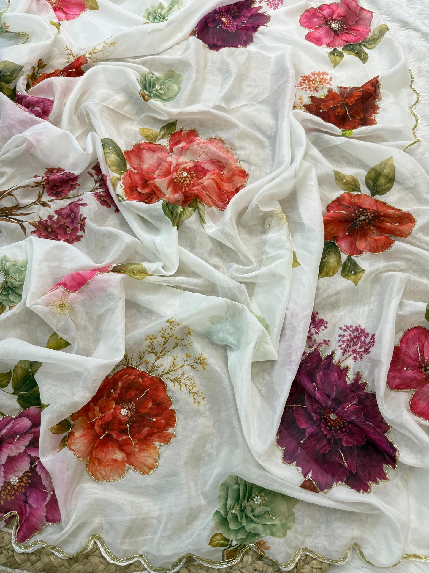 Handworked Elegance Floral Digital Off White Premium Saree