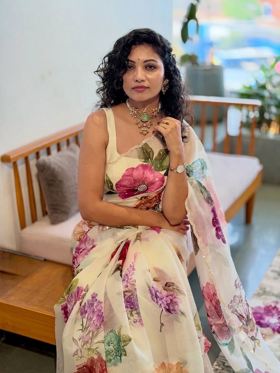 Handworked Elegance Floral Digital Off White Premium Saree