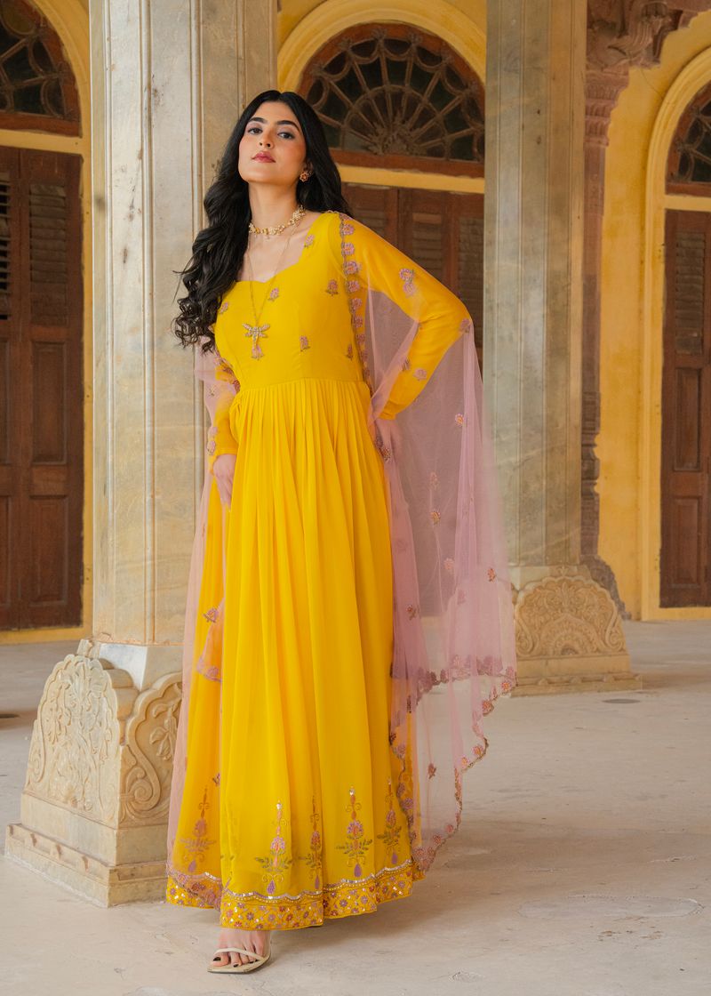 HADLI EXCLUSIVE READY TO WEAR PREMIUM READYMADE GOWN–DUPATTA SET