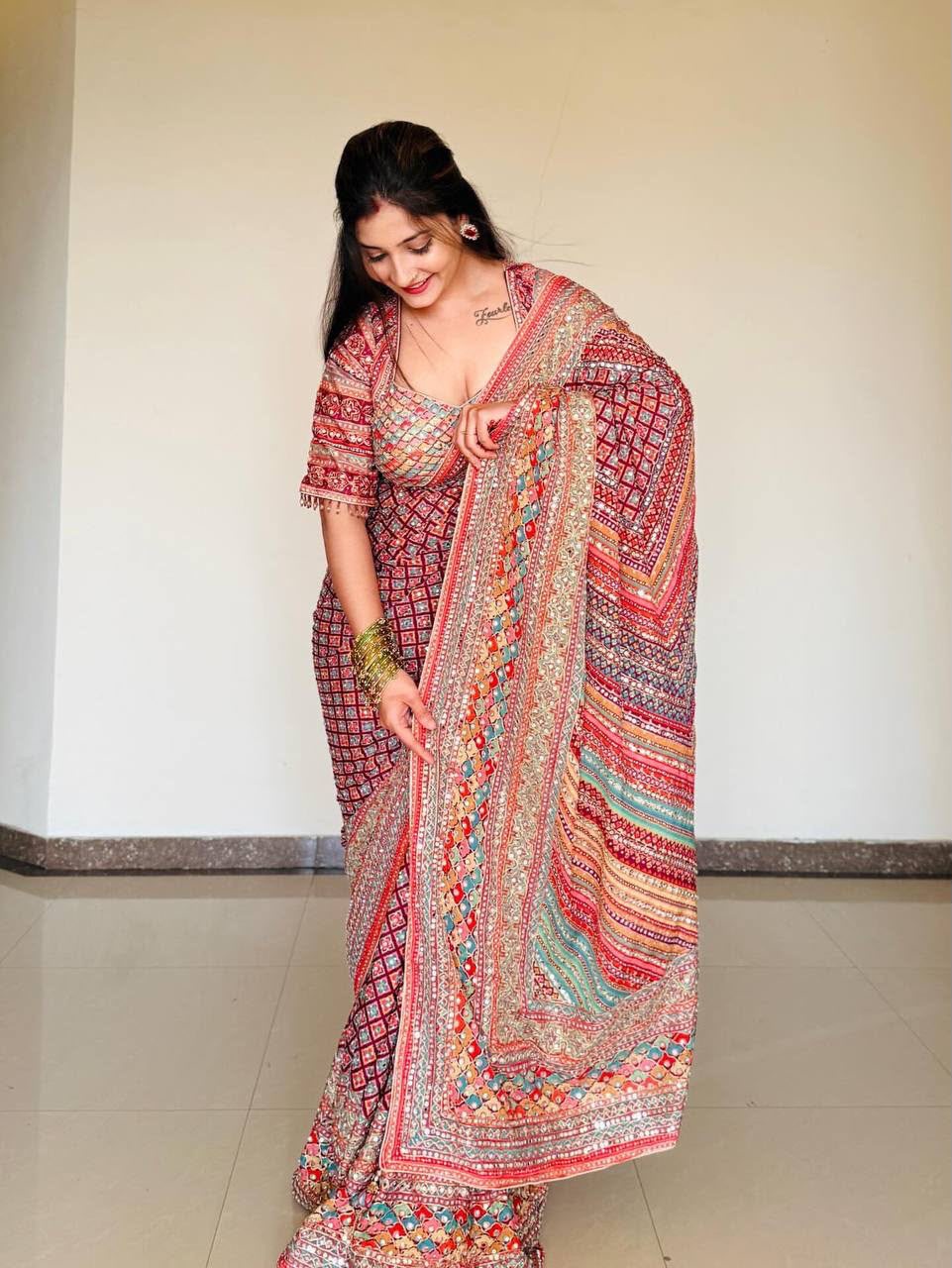 The "Main Character Energy" Vibe Mirror Work Saree