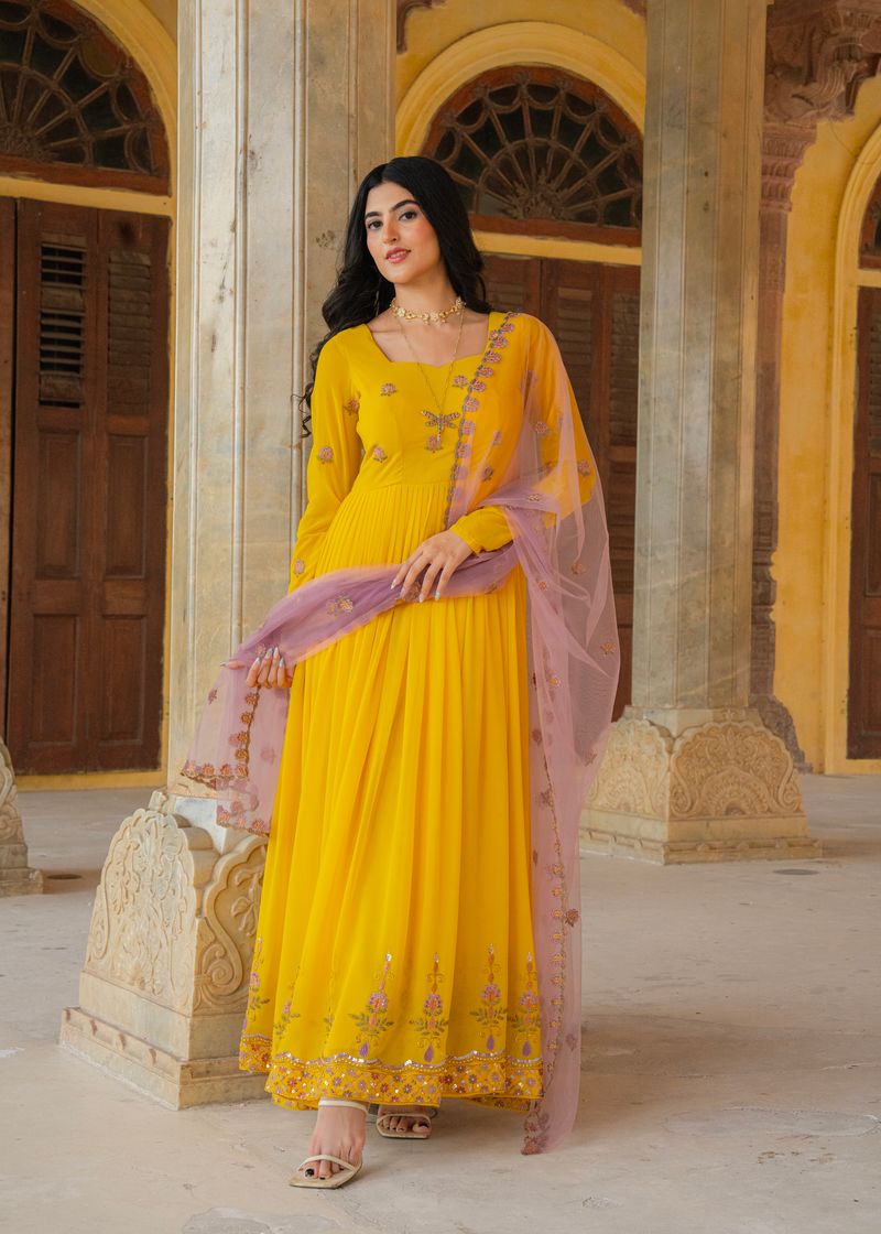 HADLI EXCLUSIVE READY TO WEAR PREMIUM READYMADE GOWN–DUPATTA SET