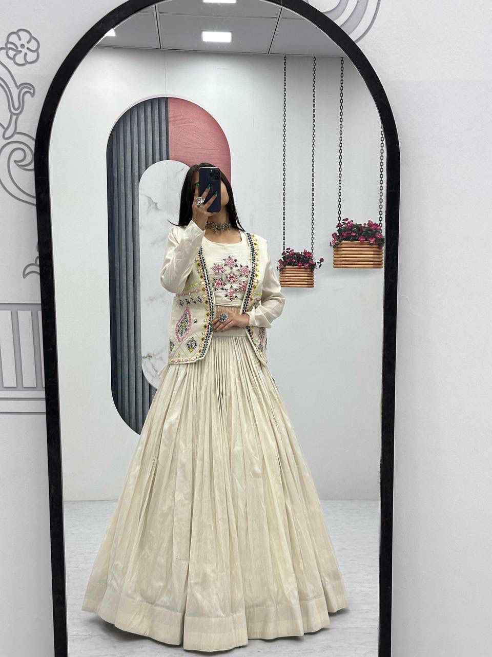 Stylish Crop Top Tissue Silk Outfit