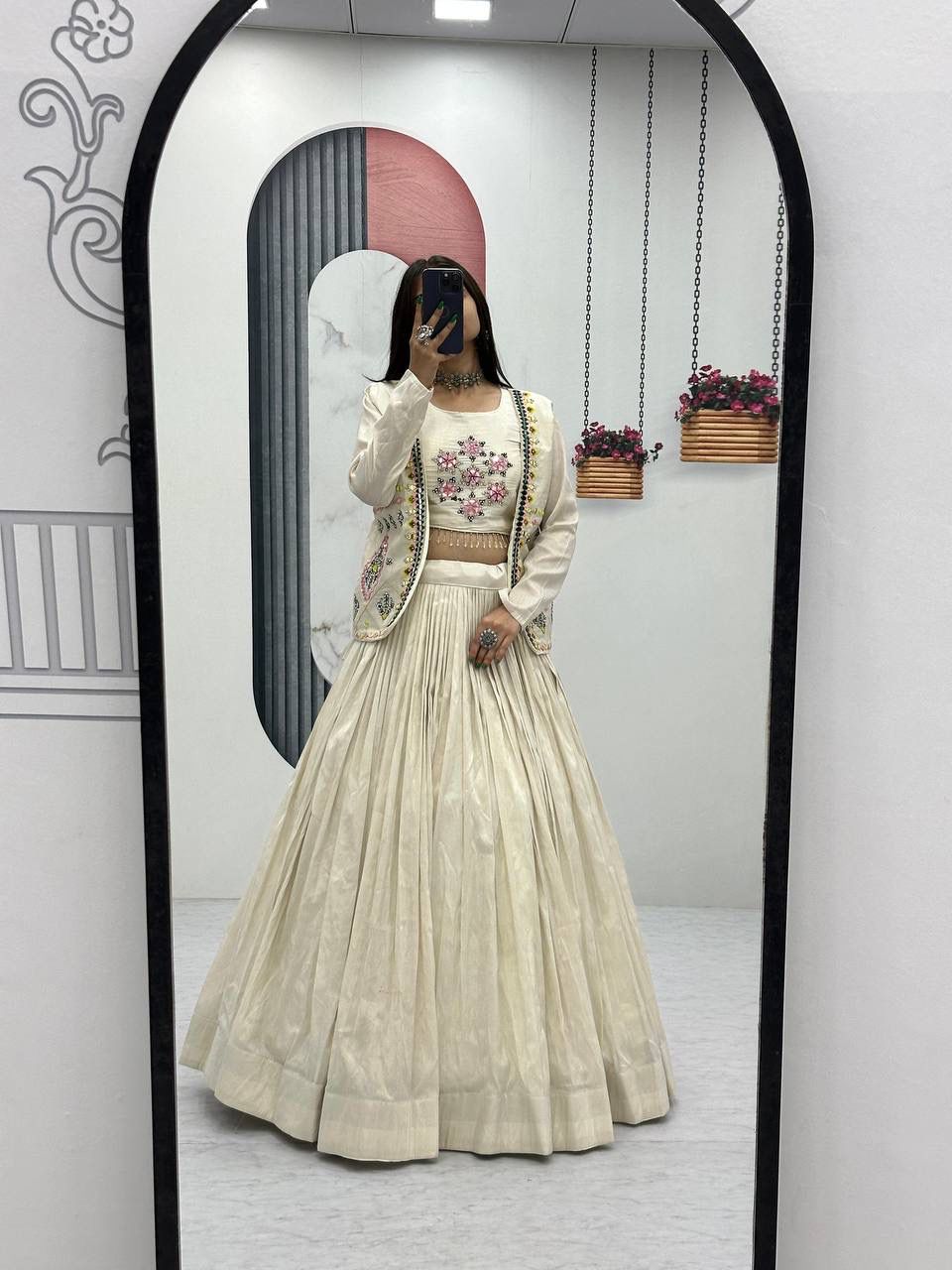 Stylish Crop Top Tissue Silk Outfit