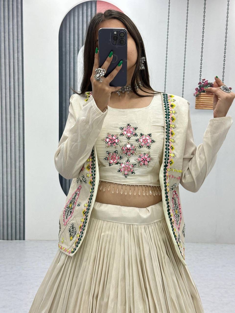 Stylish Crop Top Tissue Silk Outfit