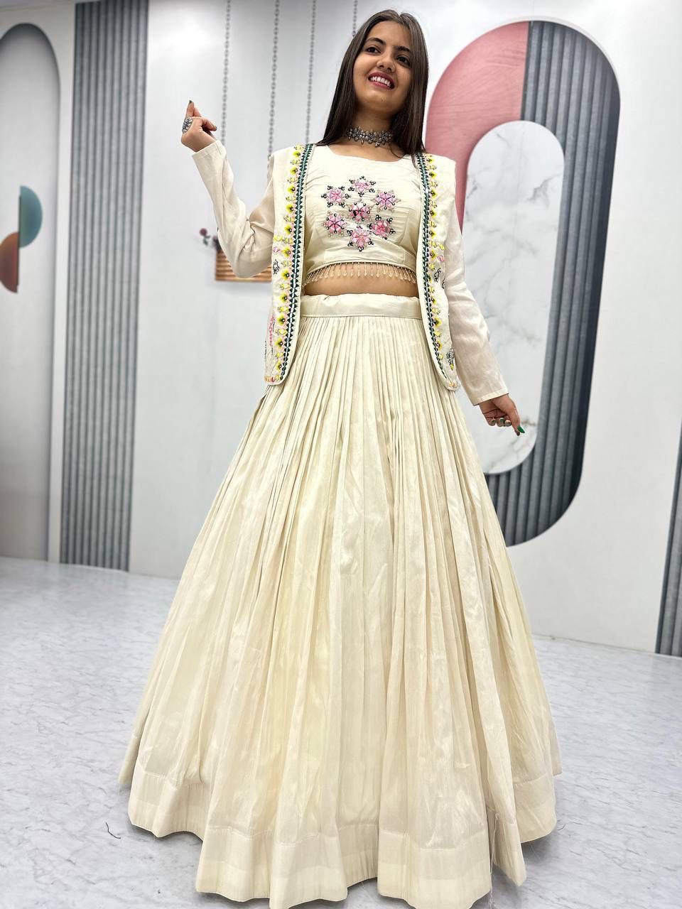Stylish Crop Top Tissue Silk Outfit