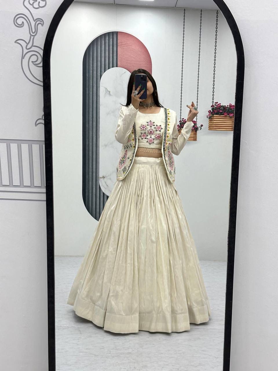 Stylish Crop Top Tissue Silk Outfit