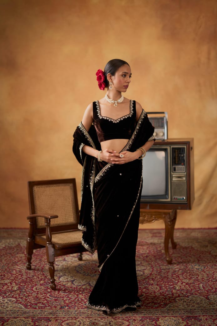 Superhit Premium Velvet Saree With Stiched Blouse