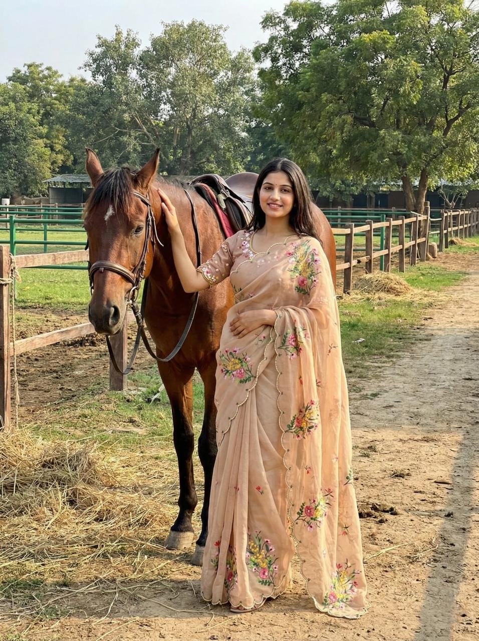 RICH CELEBRITY STYLE HANDWORK SOFT TABI FLOWER PRINT ORGANZA SAREE