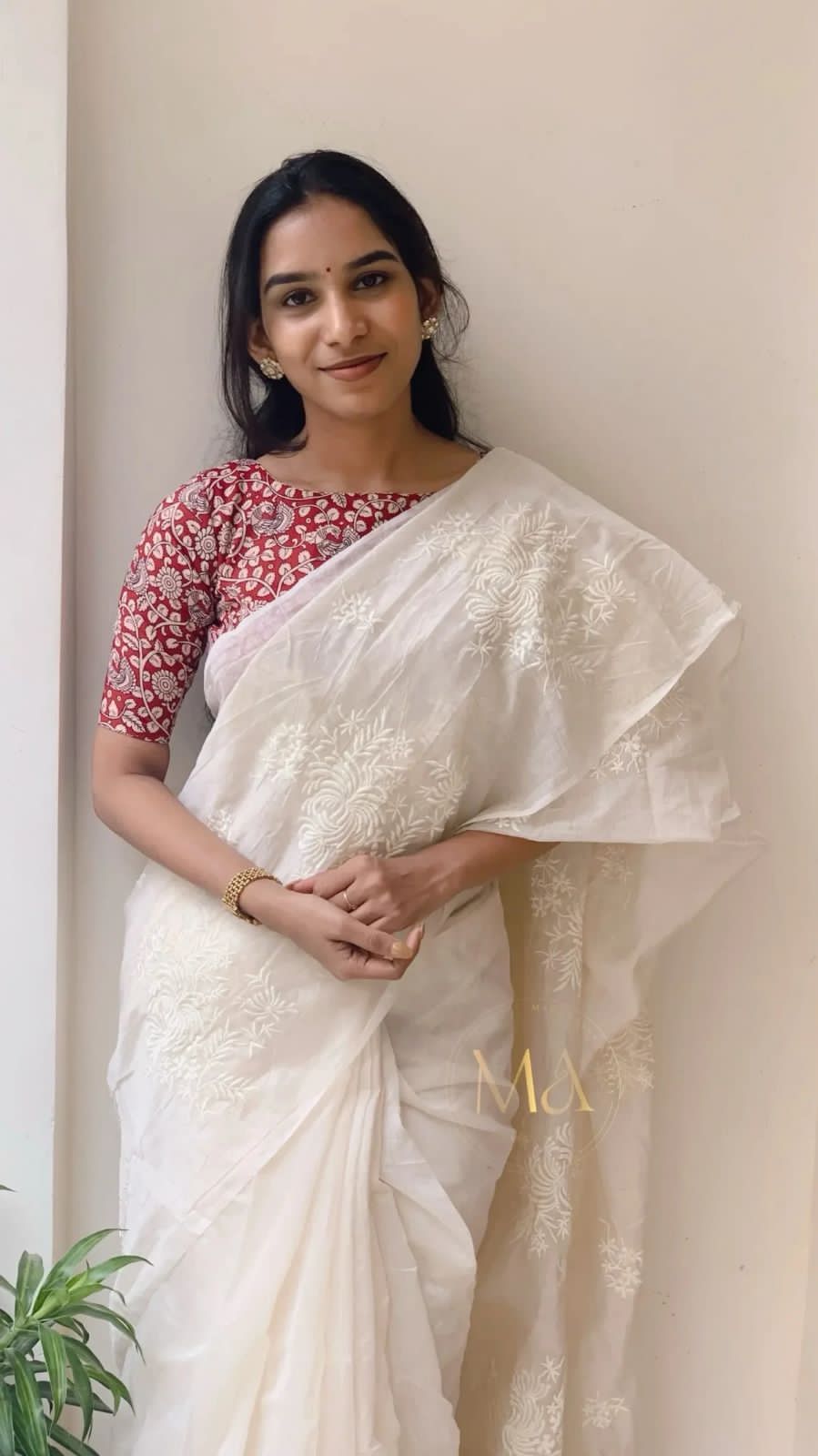 White Red Summer Cool Saree