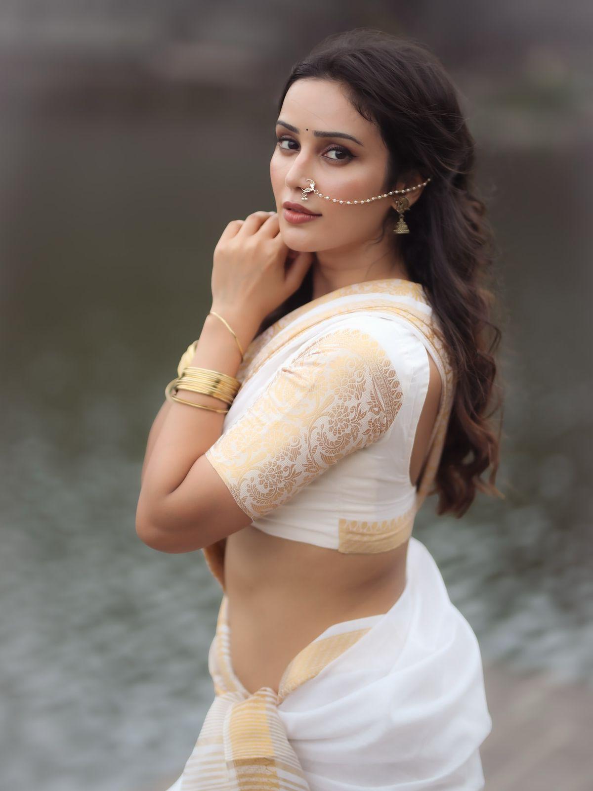 Elegance Charming Looks White Saree