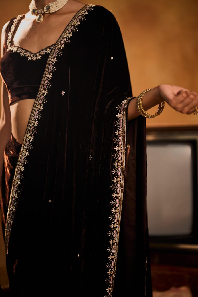 Superhit Premium Velvet Saree With Stiched Blouse